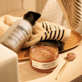 COMBO NATIVA SPA VAINILLA LOCION 400 ML + OLEO EXFOLIANTE 200 G en Oboticário Colombia