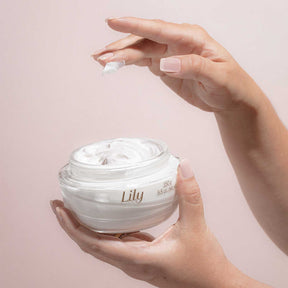 COMPRA ONLINE Crema Hidratante Satinada Desodorante Corporal de Lily