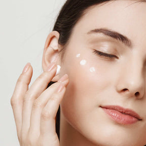 Compra Online Concentrada De Ojos Acido Hialuronico + Cafeina 15G Botik Crema