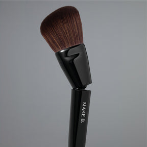 compra Brocha de maquillaje para rubor MAKE B con Mango ABS